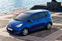 Toyota Verso-S (1)